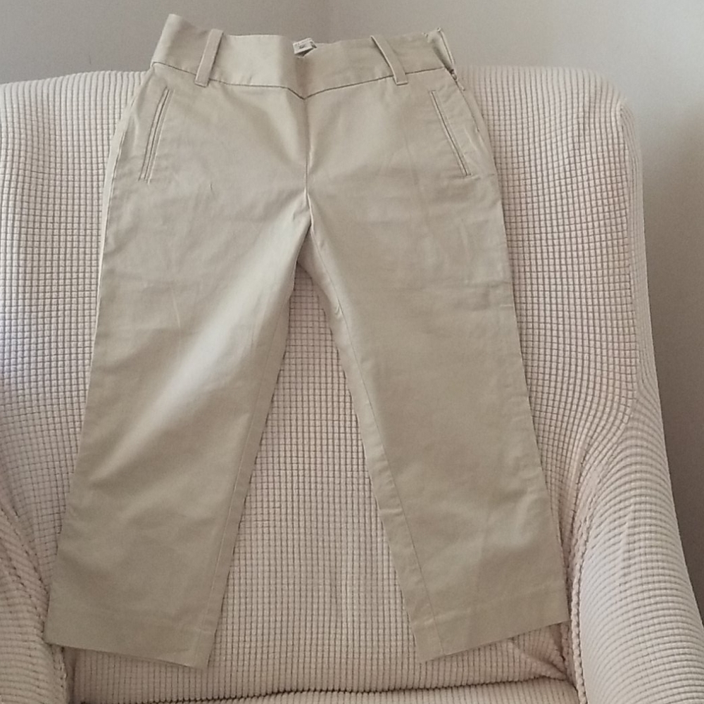 Capri pants